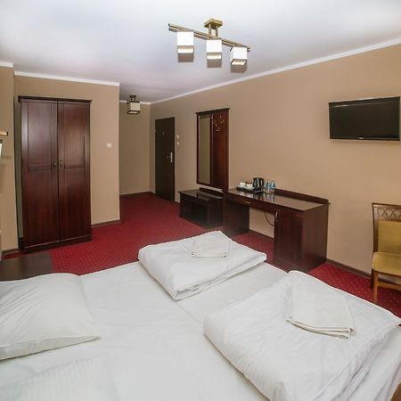 Hotel Grant เลชโน ภายนอก รูปภาพ