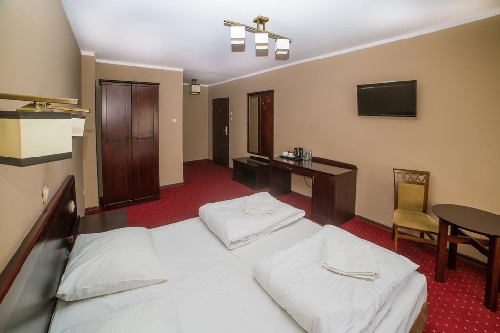 Hotel Grant เลชโน ภายนอก รูปภาพ
