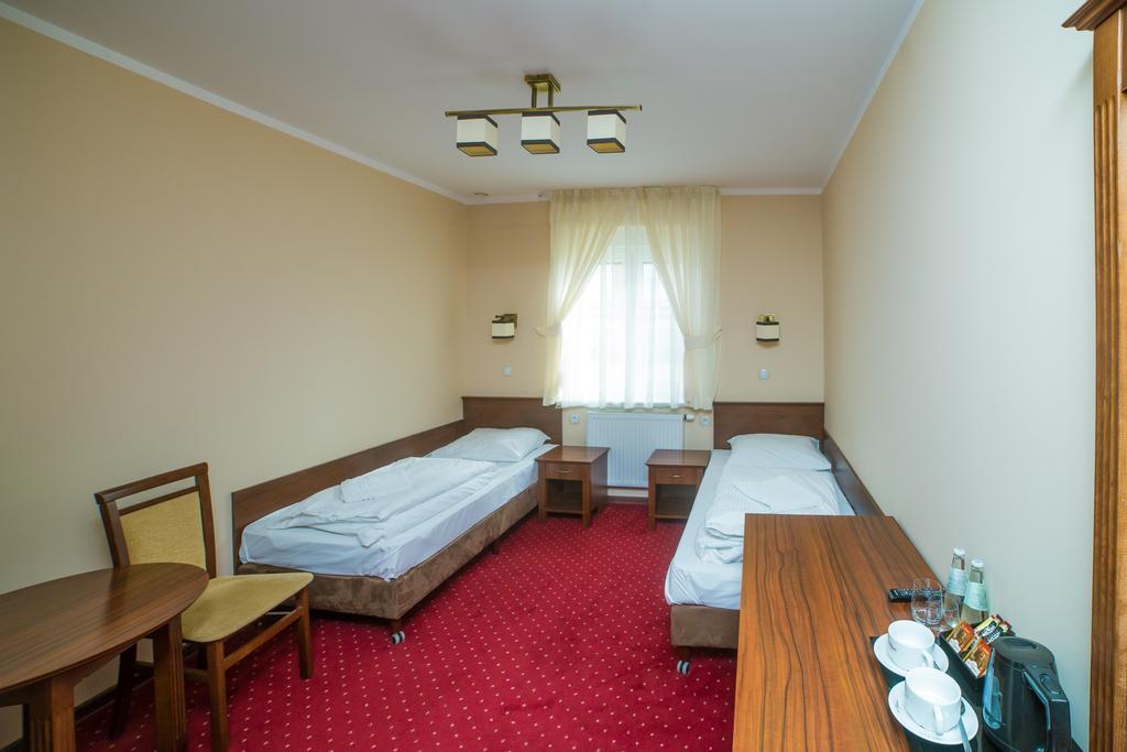 Hotel Grant เลชโน ภายนอก รูปภาพ